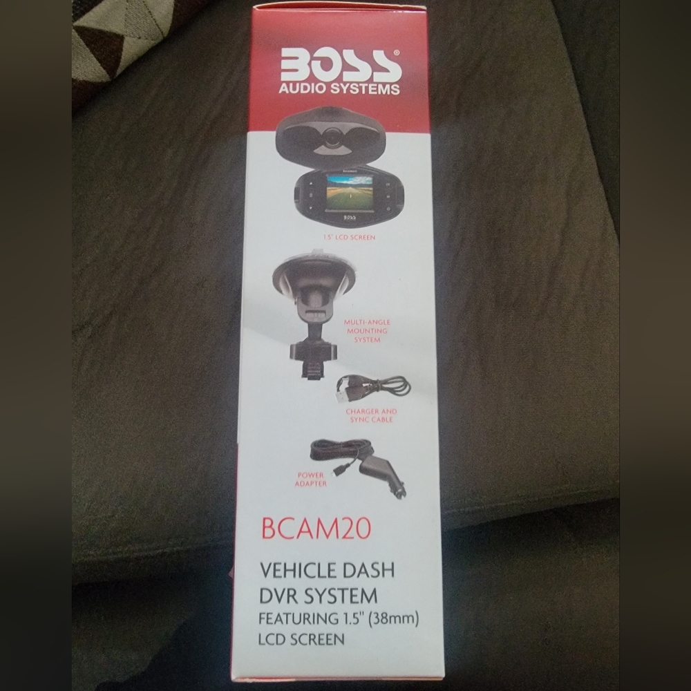BOSS Audio Systems BCAM20 Car DVR System Featuring 1.5 Inch LCD Screen - Picture 4 of 9